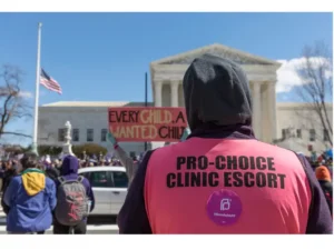 Pro-Choice Clinic Escort. Photo by Lorie Shaull. CC-BY-2.0-DEED.