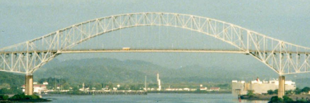 Photo of the Bridge of the Americas in Panama in 2000 by Stan Shebs used under the Creative Commons Attribution-Share Alike 3.0 Unported license